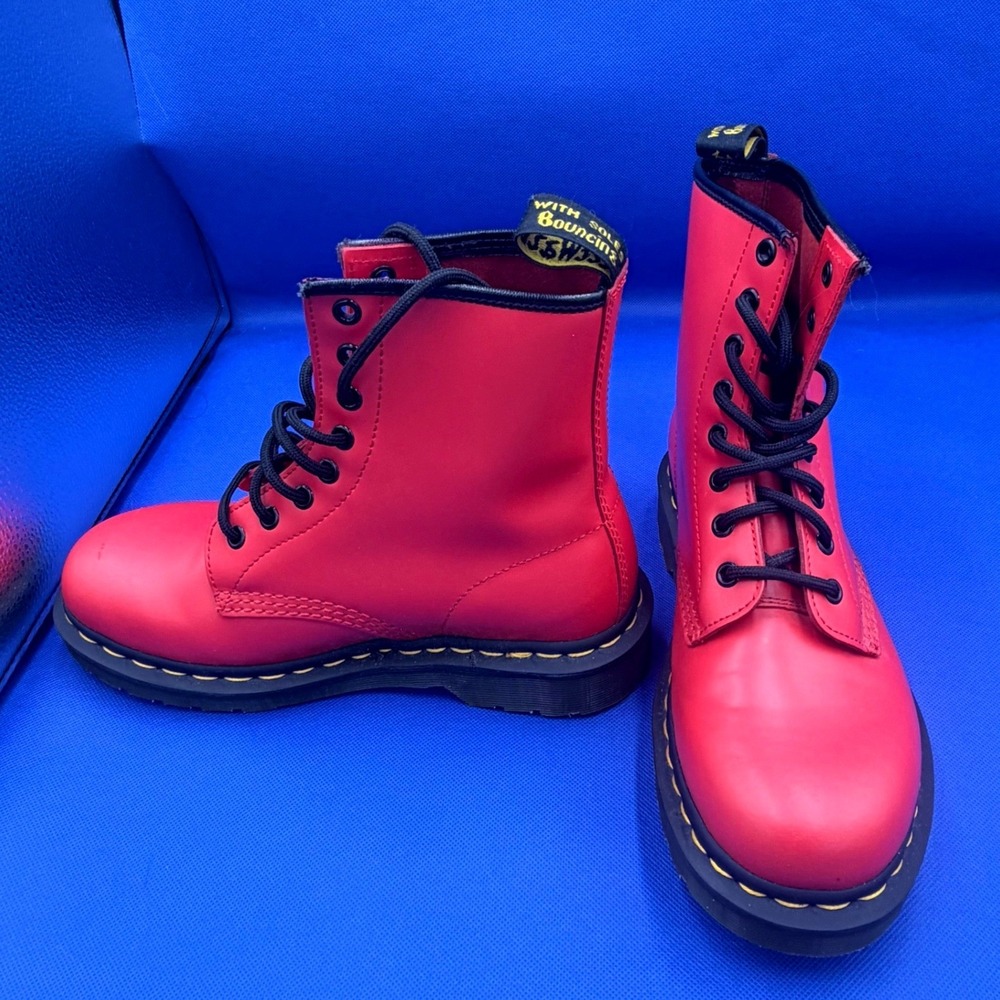 Dr. Martens 1460 Red Smooth Leather 8-Eye Combat Boots Womens 7 Mens 6 Doc Icon